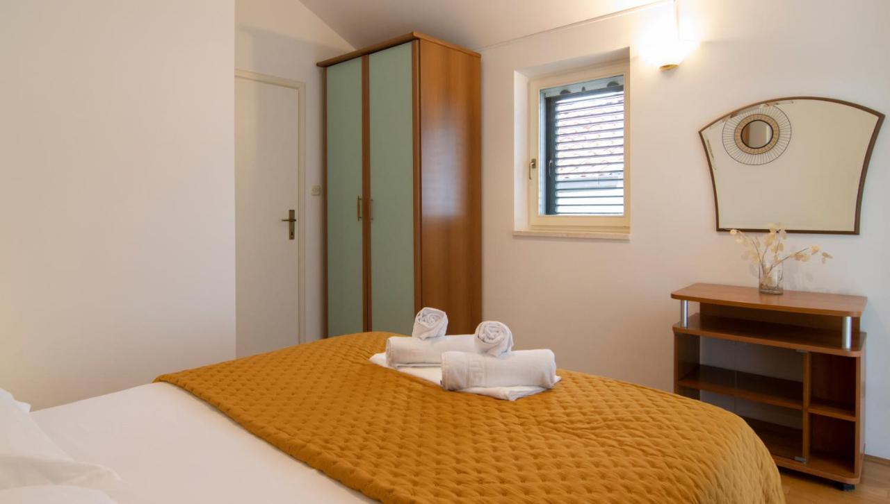 Mozart Apartments Baška Voda Esterno foto