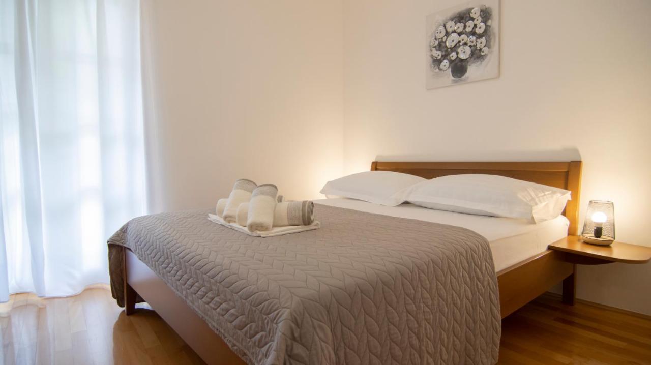 Mozart Apartments Baška Voda Esterno foto