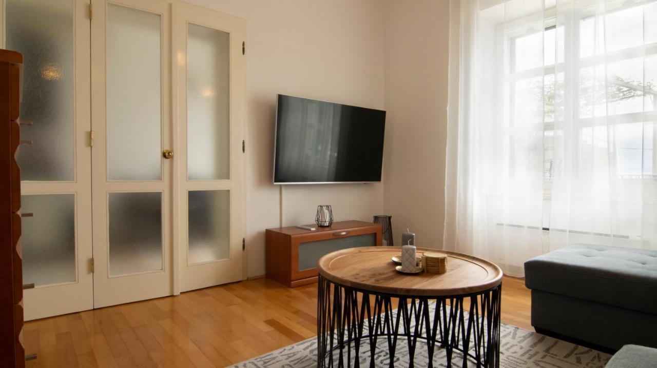 Mozart Apartments Baška Voda Esterno foto