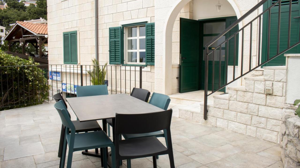 Mozart Apartments Baška Voda Esterno foto