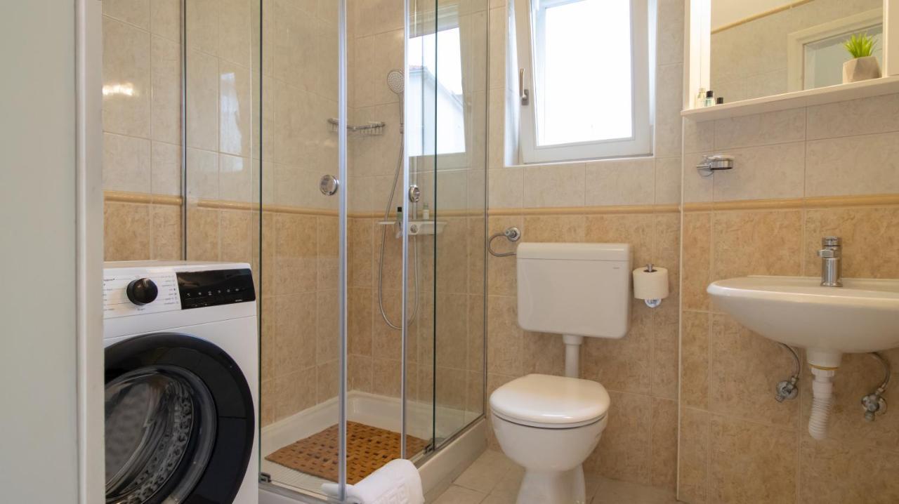 Mozart Apartments Baška Voda Esterno foto