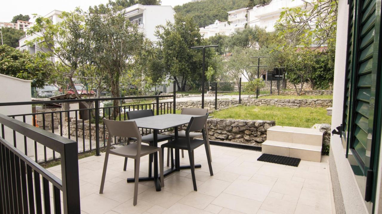 Mozart Apartments Baška Voda Esterno foto