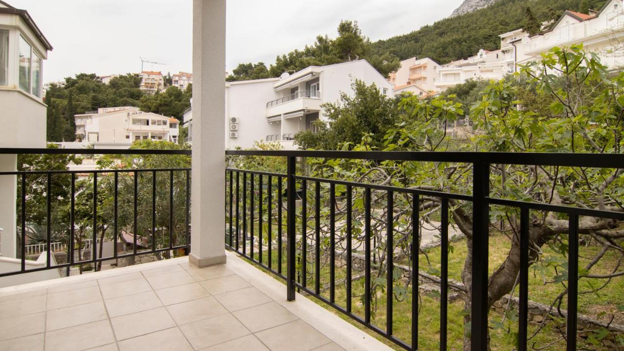 Mozart Apartments Baška Voda Esterno foto