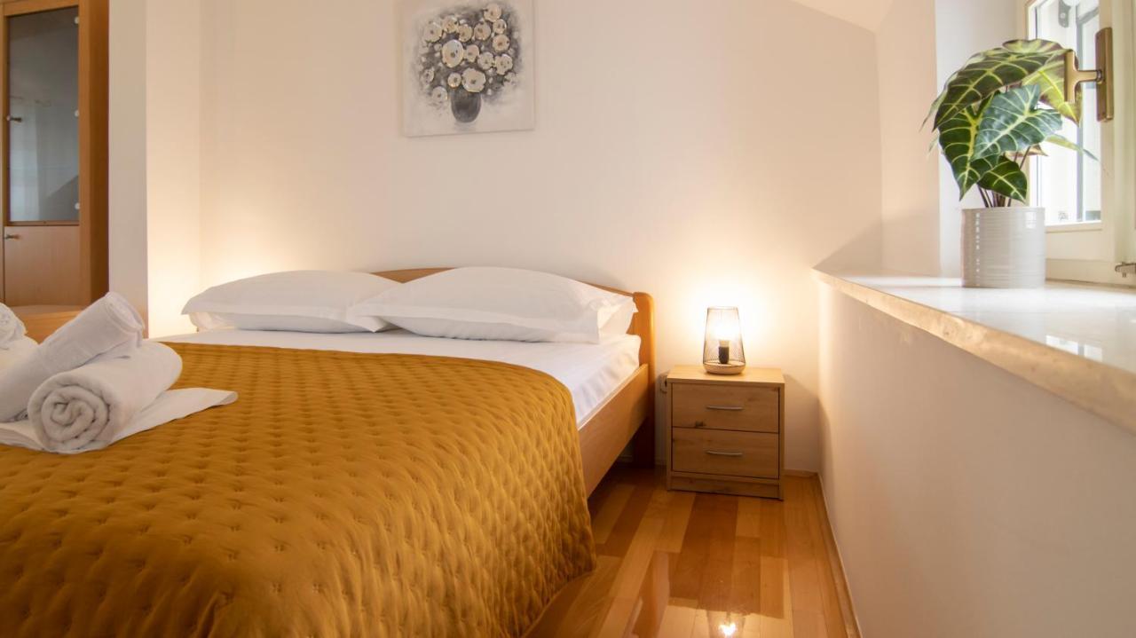 Mozart Apartments Baška Voda Esterno foto
