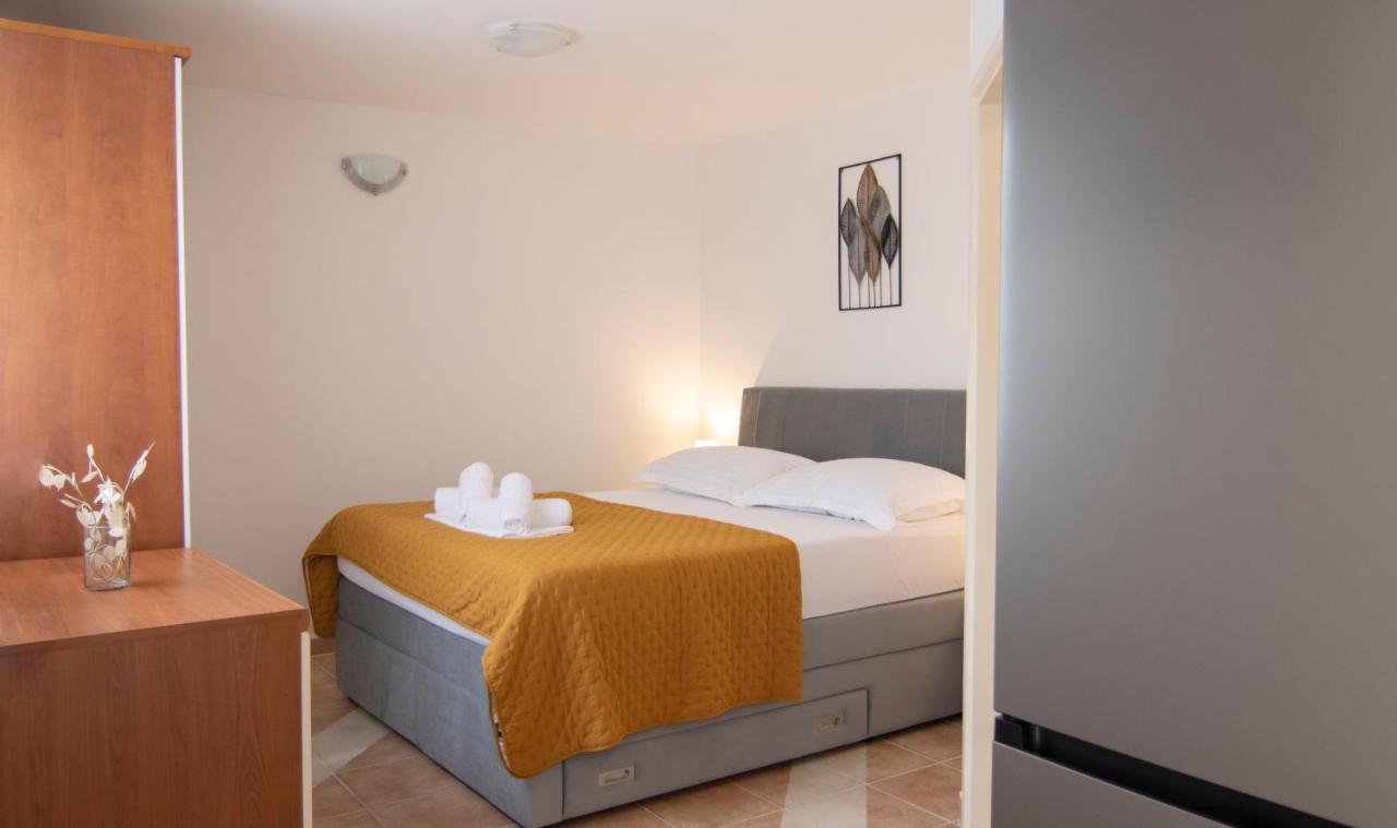 Mozart Apartments Baška Voda Esterno foto